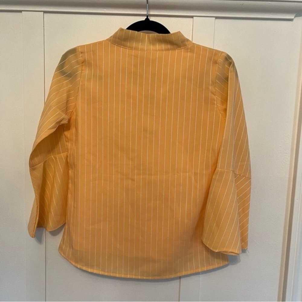 NWT  Peach Bell Sleeve Henny Blouse with Tie Front  Womens Medium - Picture 7 of 11